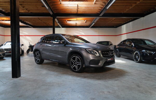 MERCEDES GLA 180 AMG-LINE