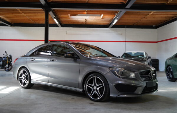 MERCEDES CLA 180 AMG-LINE